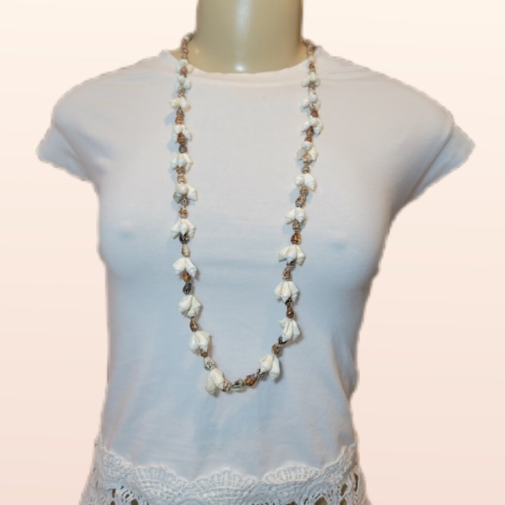✨🐚 80's 3D  Cluster Brown White Tan COWRIE SeASHELL x NECKLACE ✨🐚